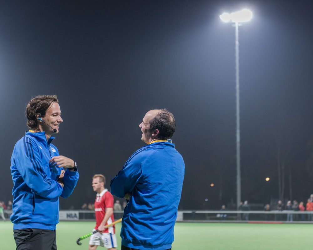 THC Hurley, scheidsrechters hebben een nabespreking. LED op Hurl THC Hurley, scheidsrechters hebben een nabespreking. LED op Hurl