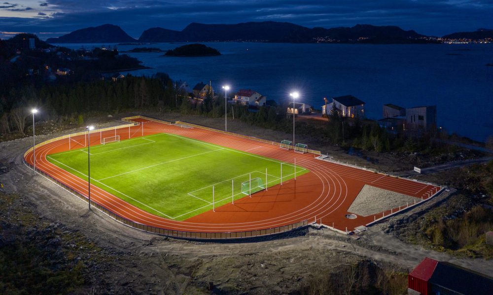 Herøy, Munkvoll stadion - idrettsbelysning - 20201210-465